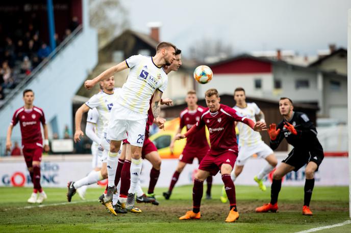 NK Triglav NK Maribor | Mariborčani so v soboto ugnali Triglavane. Tekma je zaradi izključitve trenerja vijolic Darka MIlaniča v 60. minuti dvignila veliko prahu. | Foto Vid Ponikvar