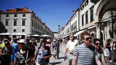 Turistična sezona: Hrvati slavijo, Italijani obupujejo