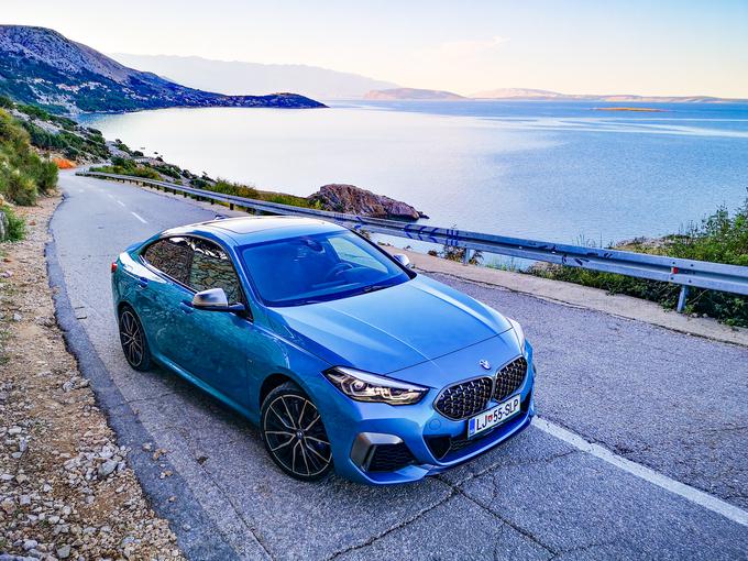 BMW serije 2 je v izvedbi gran coupe ostal limuzinski avtomobil, saj nima zadnjih petih vrat. | Foto: Gregor Pavšič