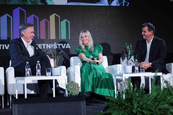 Da je Plestenjak pravi patriot in jo spominja na njenega očeta, je potrdila tudi igralka Katarina Čas. | Foto: SBC - Klub slovenskih podjetnikov