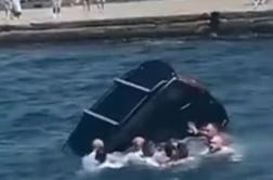 Neverjetna reševalna akcija vojakov: iz potapljajočega se vozila rešili 41-letnika #video