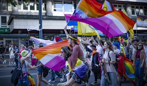 Utrinki s Parade ponosa: zbrani zahtevali sistem, ki bo temeljil na pravičnosti #video