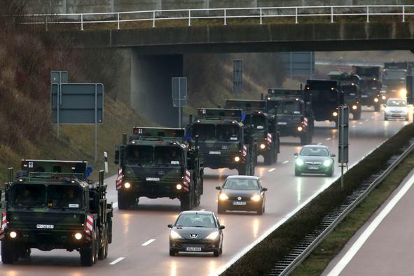 Tajni načrti: vojaške enote proti Rusiji tudi skozi Slovenijo