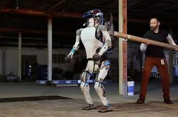 Izjemno, kaj vse zmore najnovejši človeku podoben robot (video)
