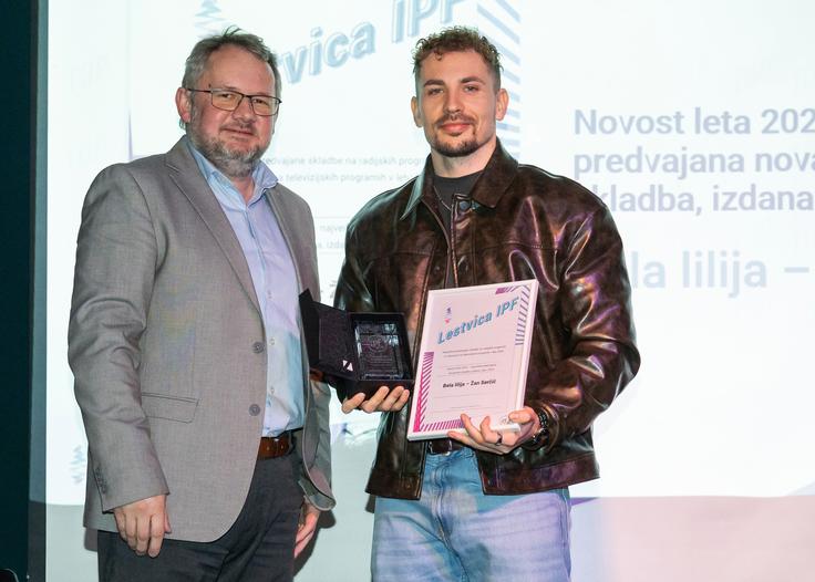Žan Serčič je slavil v kategoriji Novost leta, za največkrat predvajano slovensko skladbo, izdano v preteklem letu. | Foto: IPF/Tadej Majhenič