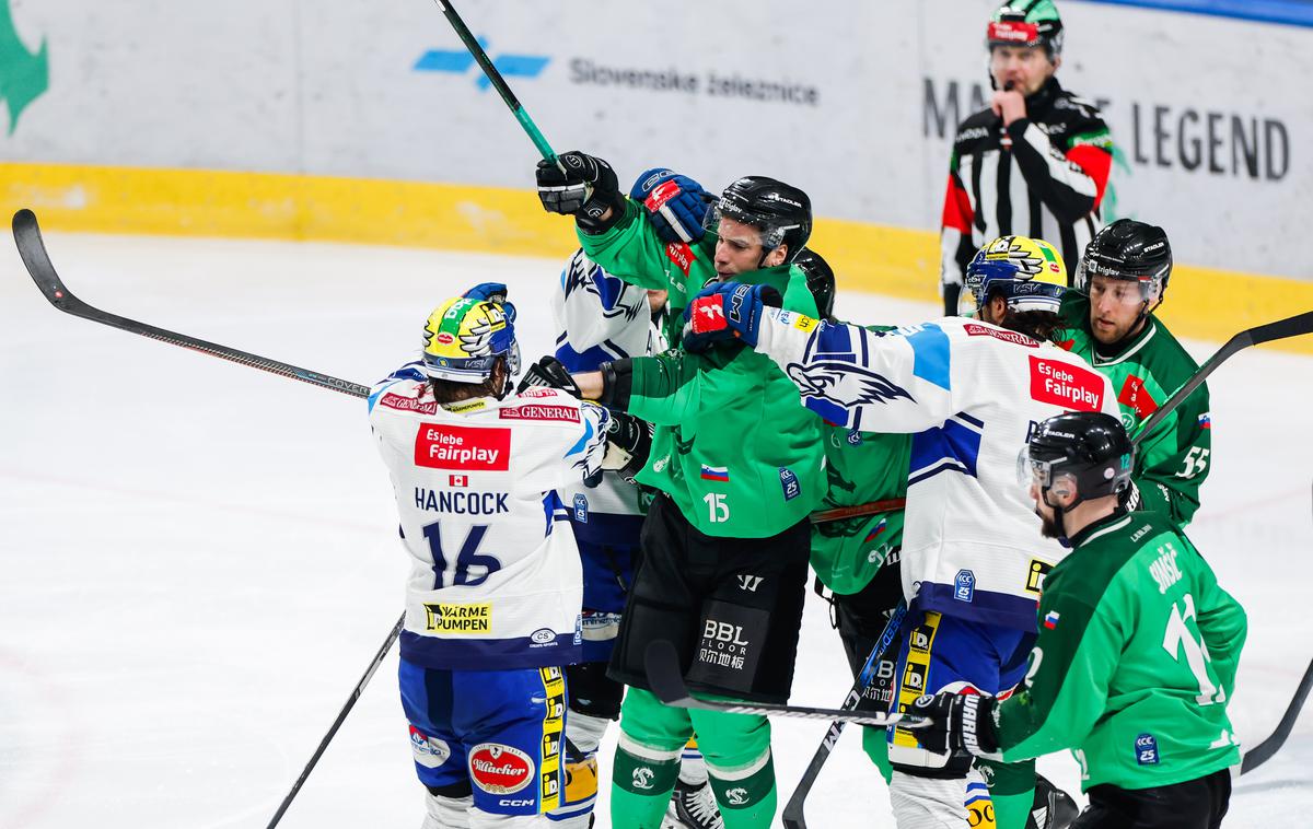 Olimpija - VSV Beljak | Olimpija je klonila proti Beljaku. | Foto Aleš Fevžer