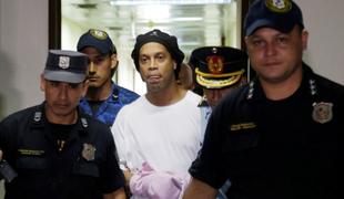 Ronaldinho ostaja v zaporu, zaradi koronakrize ne pride do obravnave