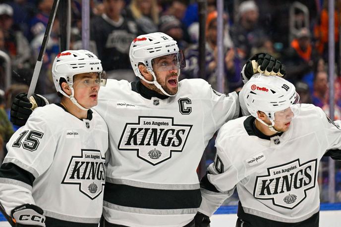 Anže Kopitar Los Angeles Kings | Anže Kopitar in Los Angeles Kingsi so se veselili 27. zmage v sezoni. | Foto Reuters