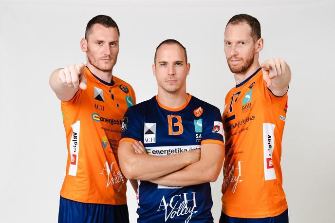 ACH Volley | ACH Volley, ki se je okrepil z več reprezentanti, brani naslov. Prvo tekmo domačega prvenstva proti Mariboru bo odigral nekoliko pozneje, saj ga najprej sredi tedna čakajo kvalifikacije za nastop v ligi prvakov. | Foto ACH Volley