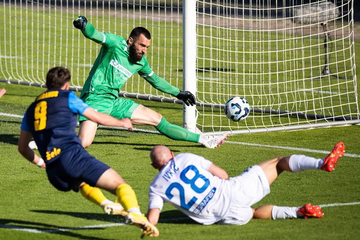 Danes ga proti Celjanom znova čaka ogromno dela. V nedeljo je pomagal Kopru do zmage s 3:2 v svojem rojstnem mestu. | Foto: Jure Banfi