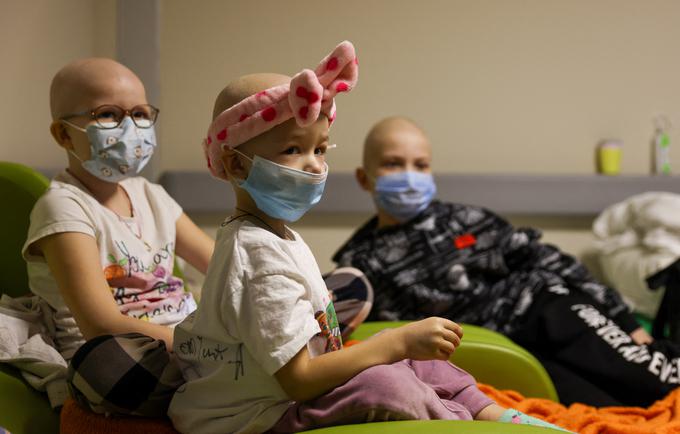 Žalostni prizori iz kleti ene od otroških bolnic v Kijevu. | Foto: Reuters