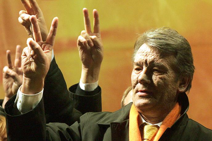 Viktor Juščenko | Na Juščenkovem obrazu so še vedno vidne posledice zastrupitve z dioksinom leta 2004. Juščenko je trdil, da ga je zastrupila takratna proruska oblast v Kijevu. | Foto Reuters