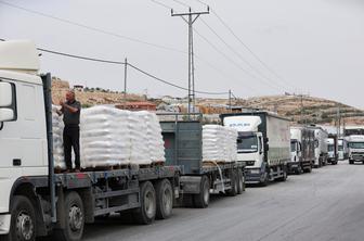 Zaradi izraelskih napadov v Rafi izpraznili vsa zavetišča za begunce