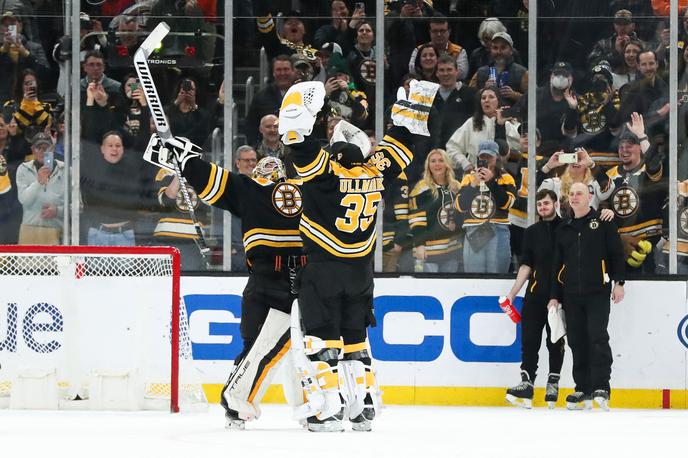 Boston Bruins | Hokejisti Boston Bruins so na domačem ledu s 4:2 premagali Monteral in si že nekaj krogov pred koncem rednega dela zagotovili nastop v končnici.  | Foto Guliverimage