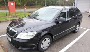 Skušal je pretihotapiti devet ljudi, dva je skrival v prtljažniku