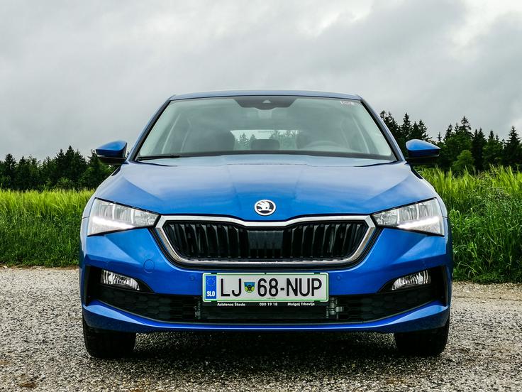 Škoda scala Ostre linije so postale prepoznavna oblikovna posebnost škod. | Foto: Gašper Pirman