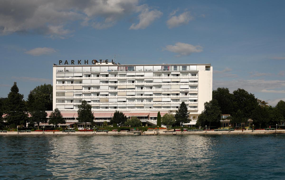 Poreče ob Vrbskem jezeru | Hotel v kraju Poreče ob Vrbskem jezeru na avstrijskem Koroškem. Še v 19. stoletju je bil to jezikovno slovenski kraj. | Foto Guliverimage