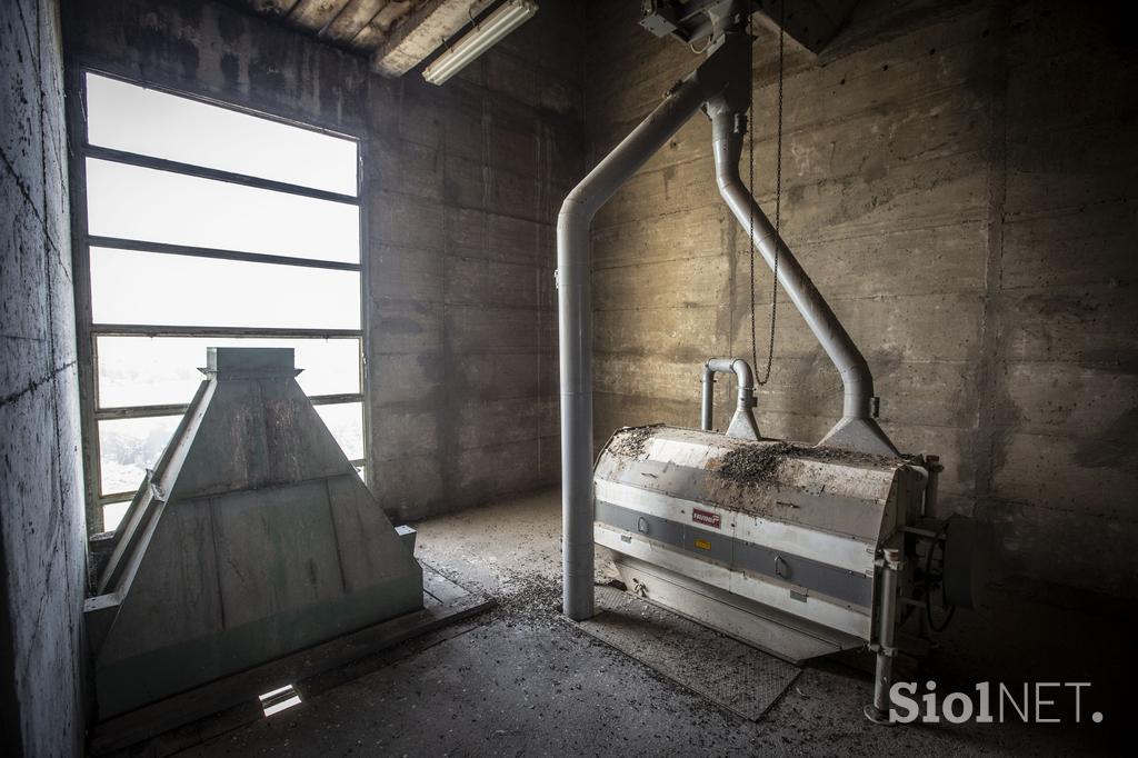 Žito silosi v ljubljanskem BTCju. silos žito