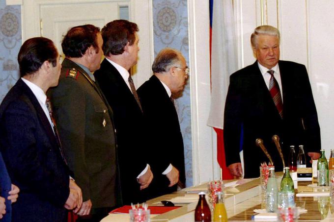 25. januar 1995, fotografija izrednega sestanka najvišjih ruskih vladnih predsednikov, ki je bil sklican zaradi domnevne jedrske grožnje ZDA. | Foto: Reuters