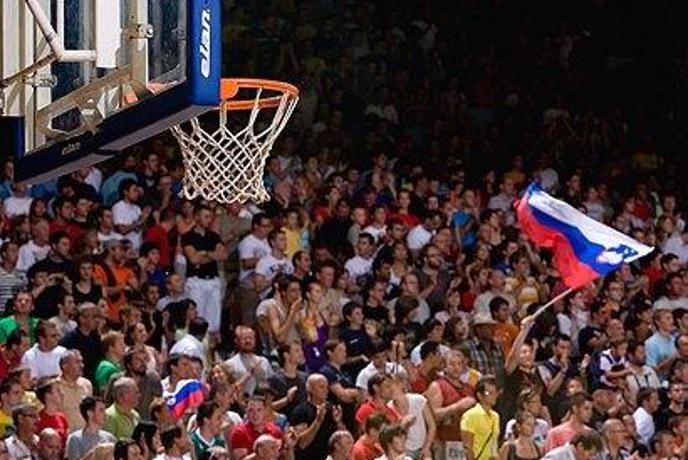 Zmaga slovenskih košarkarjev v sliki
