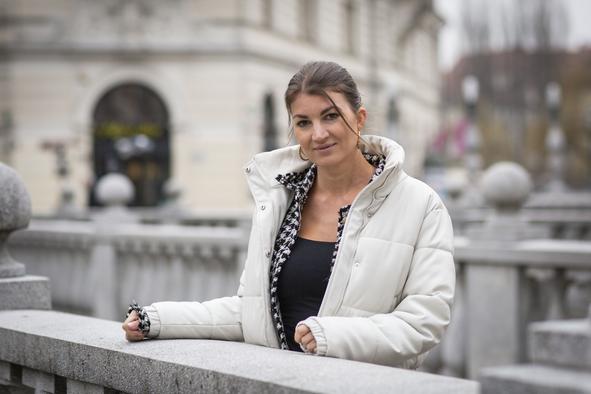 Petra Parovel presenetila: SWY odpira fizično trgovino