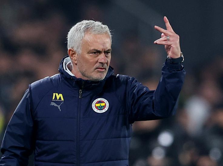 Konec februarja si je prislužil suspenz, štiri tekme prepovedi vodenja ekipe. Kaznovan je bil zaradi komentarjev po prvenstveni tekmi prav proti Galatasarayu. | Foto: Reuters