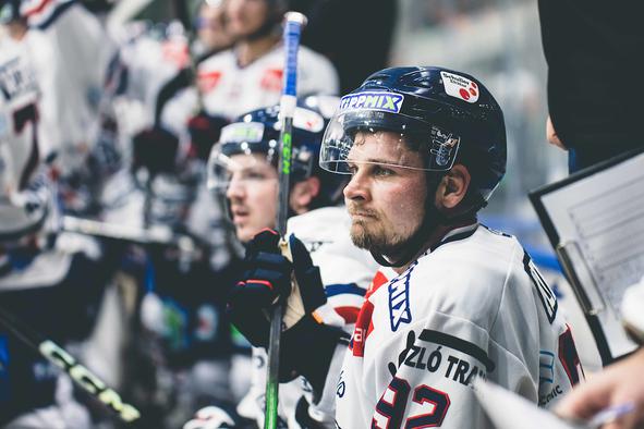 Kuralt med strelci, Ograjenšek še vedno med gledalci