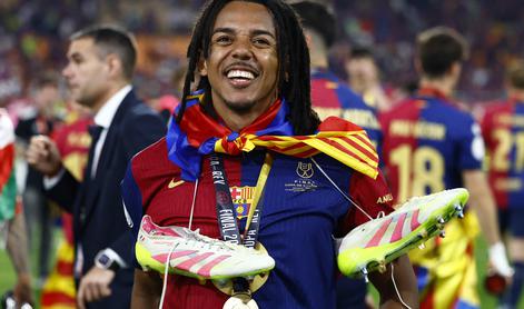Zvezdnik Barcelone ne more pomagati soigralcem, a je prispel v Milano z navadnim letom