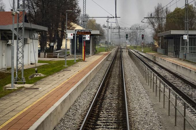 Železniška postaja Ivanjkovci v istoimenskem naselju je izhodišče za Svetinje in Jeruzalem, kar pojasnjuje, zakaj se je ta postaja nekoč imenovala Svetinje-Jeruzalem. | Foto: Ana Kovač