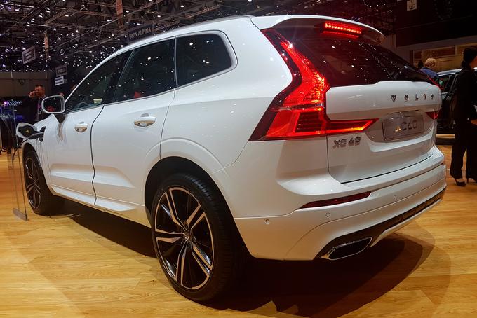 Novi volvo XC60 na letošnjem avtomobilskem salonu v Ženevi. Model XC60 je najbolje prodajani avtomobil znamke do danes, saj so jih v prvi generaciji prodali več kot 947 tisoč. | Foto: Jure Gregorčič