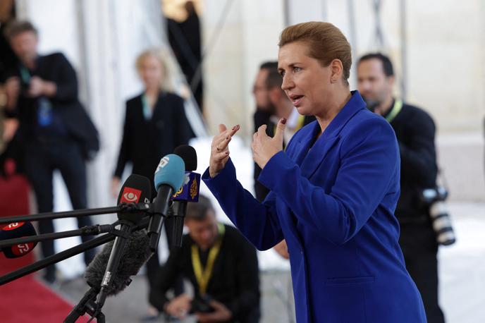 Danska vrh EU | "Samo ena država nam je pripravljena groziti, in to je Rusija, zato se moramo zelo odločno odzvati," je dejala danska premierka Mette Frederiksen.  | Foto Reuters