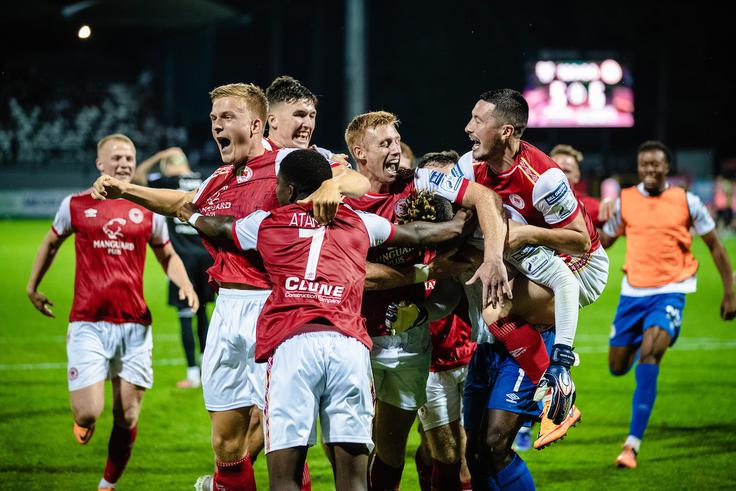 Veselje nogometašev St. Patrick's Athletic, ki so leta 2022 kot prvi irski klub v Evropi izločili slovenskega tekmeca (Mura). | Foto: Blaž Weindorfer/Sportida