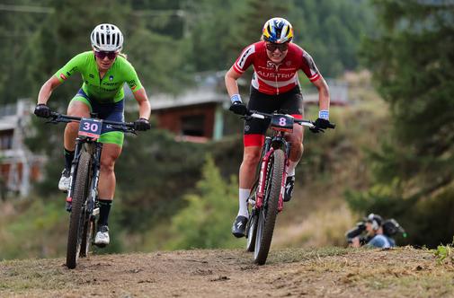 Vita Movrin v kratkem krosu 18., zlato v Švico in Francijo