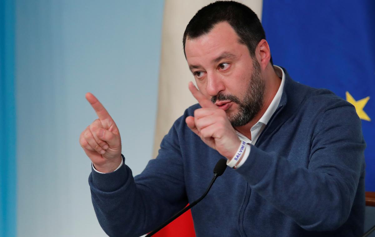 Matteo Salvini | Italijansko gospodarstvo je ob koncu lanskega leta spet zdrsnilo v recesijo. Na fotografiji italijanski notranji minister Matteo Salvini. | Foto Reuters