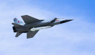 Ruski veleposlanik grozi: Če Nato sestreli rusko letalo, se bo začela vojna