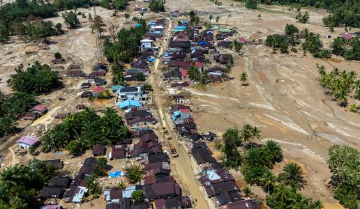 V Indoneziji in Šrilanki narašča število žrtev poplav, prihaja novo močno deževje #foto