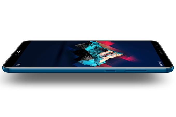 Honor je pri oblikovanju zaslona za model 7X sledil sestrski znamki Huawei, ki je pred dvema mesecema predstavila pametna telefona Mate 10 in Mate 10 Pro. | Foto: Honor