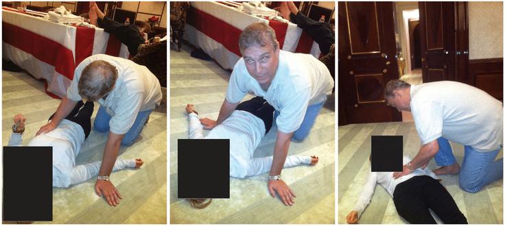 V nedavno objavljenih Epsteinovih dokumentih je bilo več fotografij Andrewa v družbi mladih žensk. | Foto: Reuters