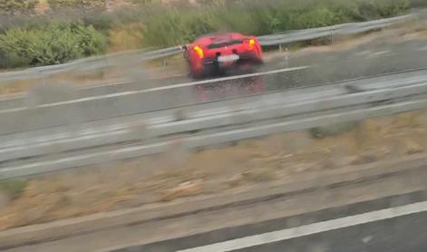 Najzmogljivejši ferrari končal v ograji