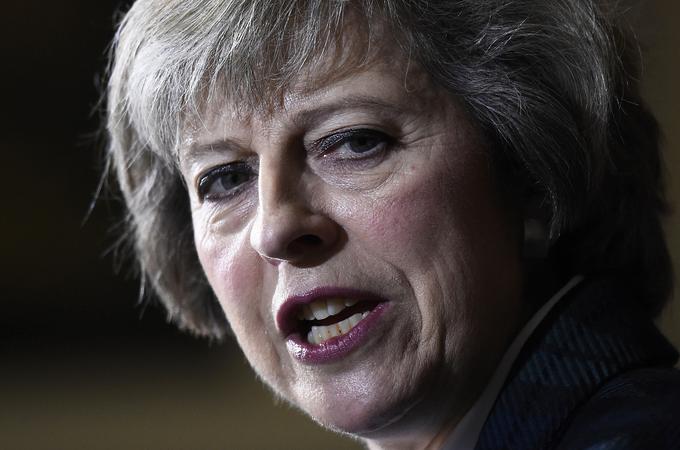 Britanska premierka Theresa May še ne namerava javno pojasniti predlaganega dogovora z Nissanom. | Foto: Reuters