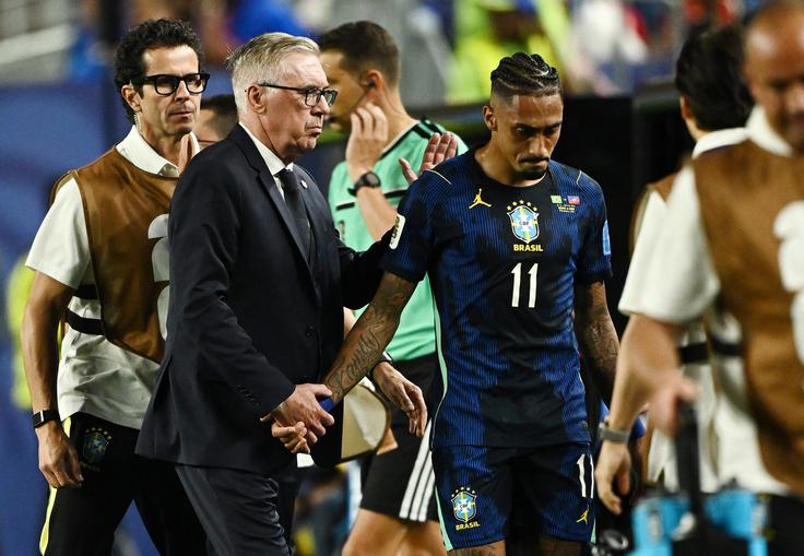 Carlo Ancelotti v petek še ni imel veliko informacij o resnosti poškodbe varovanca. | Foto: Reuters