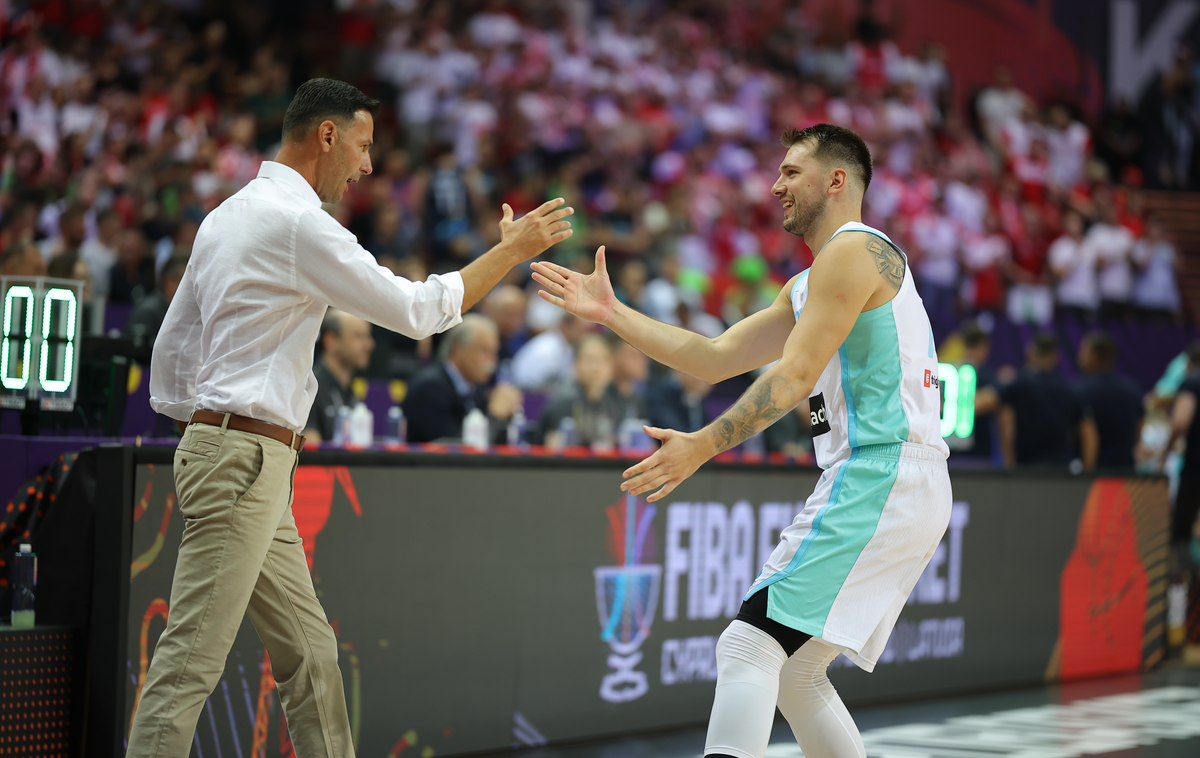 Igor Miličić Poljska | Igor Miličić v pozdravu z Luko Dončićem. | Foto Reuters