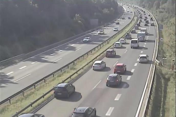 Velikanske težave gasilcev na slovenski avtocesti #video