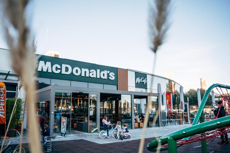 McDonald's, Akvarij Piran | Foto: Jan Lukanović