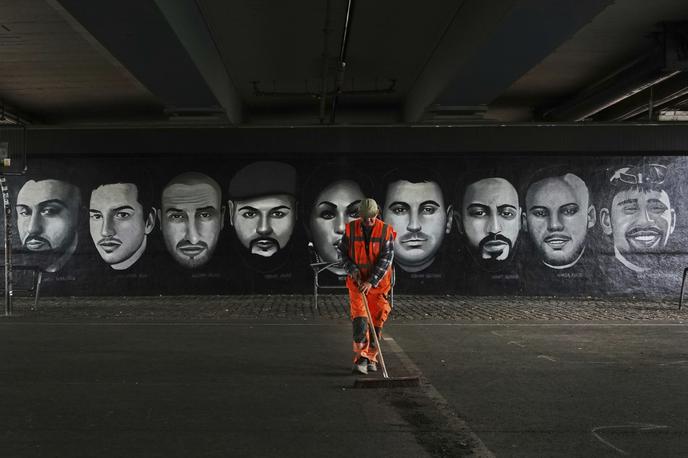 žrtve desničarskega skrajneža | Dogodek ni osamljen primer delovanja skrajnežev v Hanauu. V istem mestu je desničarski skrajnež Tobias Rathjen v začetku leta 2020 na pohodu po barih z vodnimi pipami umoril osem moških in eno žensko. Napadalec je nato ubil še svojo mater in si sodil sam. | Foto Guliverimage