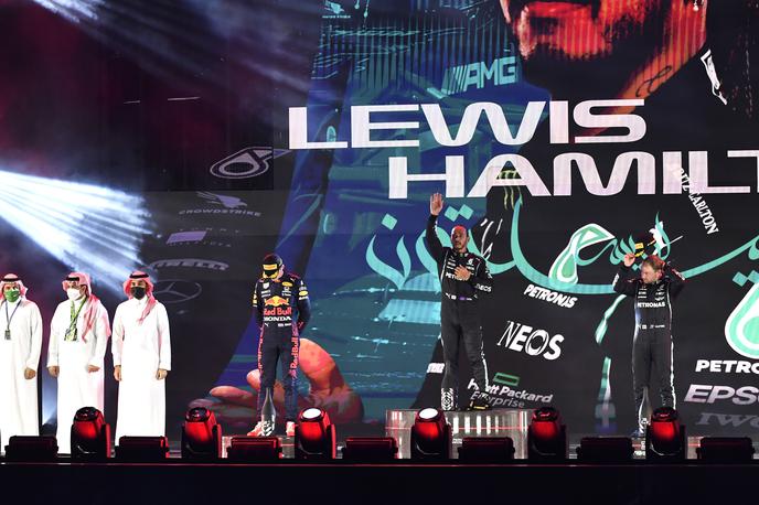 Savdska Arabija Hamilton Verstappen | Hamilton z dvignjeno glavo, Verstappen s sklonjeno. VN Savdske Arabije. | Foto Guliver Image
