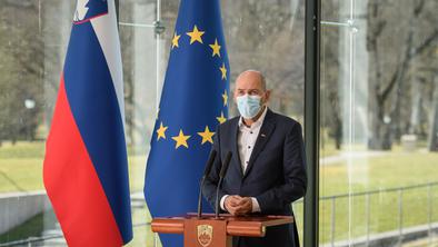 Janša kritičen, ker ni sankcij za podjetje, ki ni dobavilo cepiva