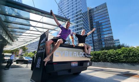 Tesla cybertruck "prihrumel" v Ljubljano: kdo sta fanta, ki podirata svetovni rekord?