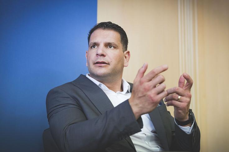  "To je iz rubrike, kot bi rekli Angleži, 'how low can you go'. Mislim, kako se sploh lahko tako nizko spustiš? To je takšen nivo pokvarjenosti, da si ga jaz v slovenski politiki sploh nisem mogel zares predstavljati." | Foto: Ana Kovač