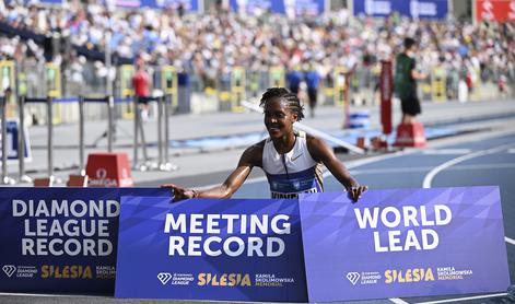 Kenijka Kipyegon na Poljskem za las zgrešila dolgoletni svetovni rekord